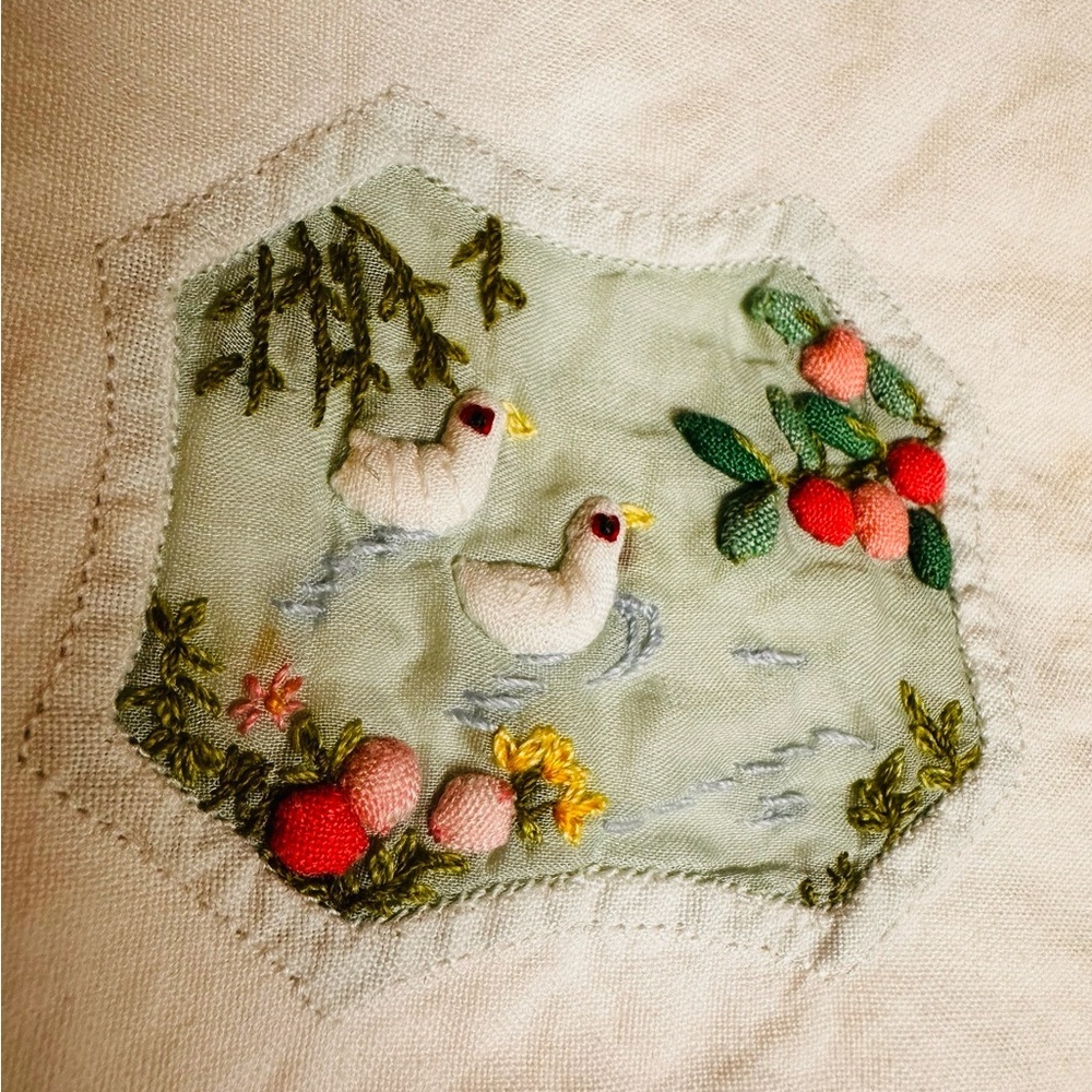 Vtg 1950's Duck Pond Hand-Embroidered Linen Tea Hand Guest Towels - Set of 2 - Picture 3 of 8